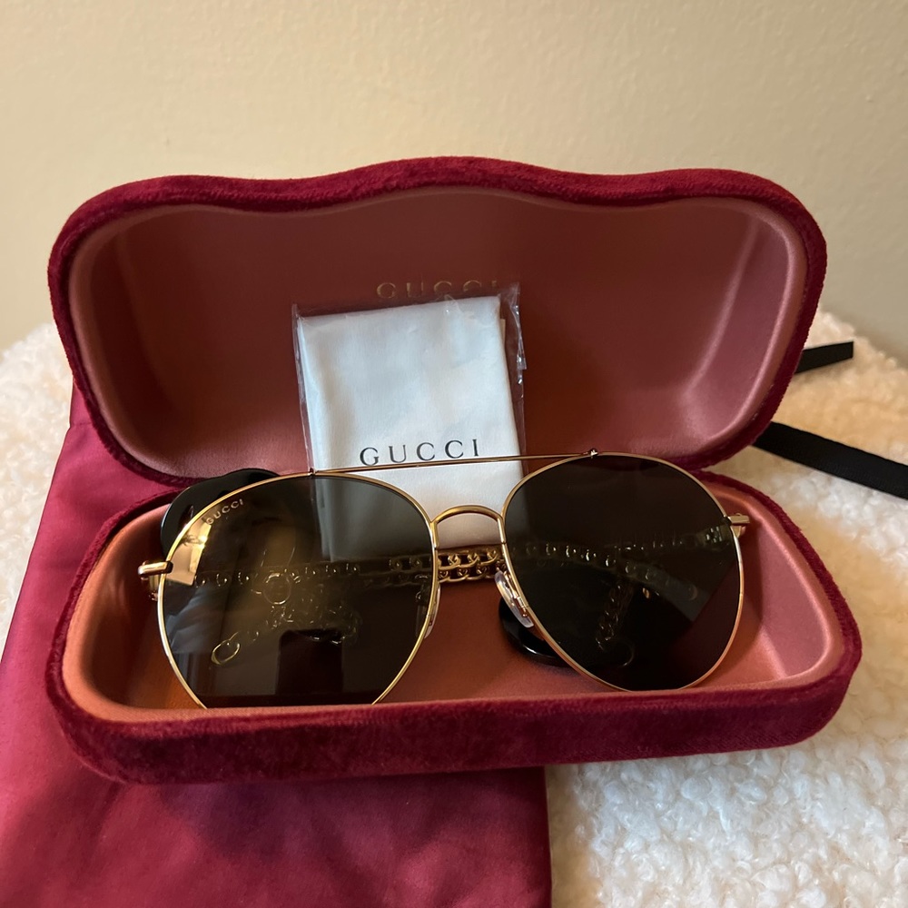 Gucci Supreme Gold Sunglasses 🕶